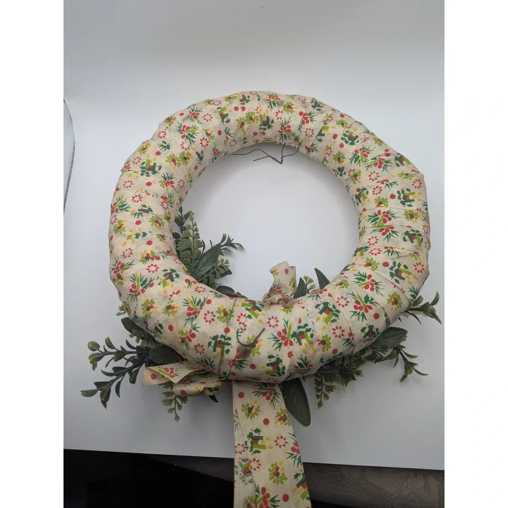 Vtg Fabric Wreath Floral Berry Holly Pinecone Christmas Holiday Home Decor‎ 10